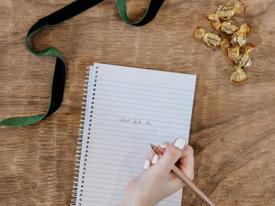 Notepad used to write jokes for DIY Christmas bon bons